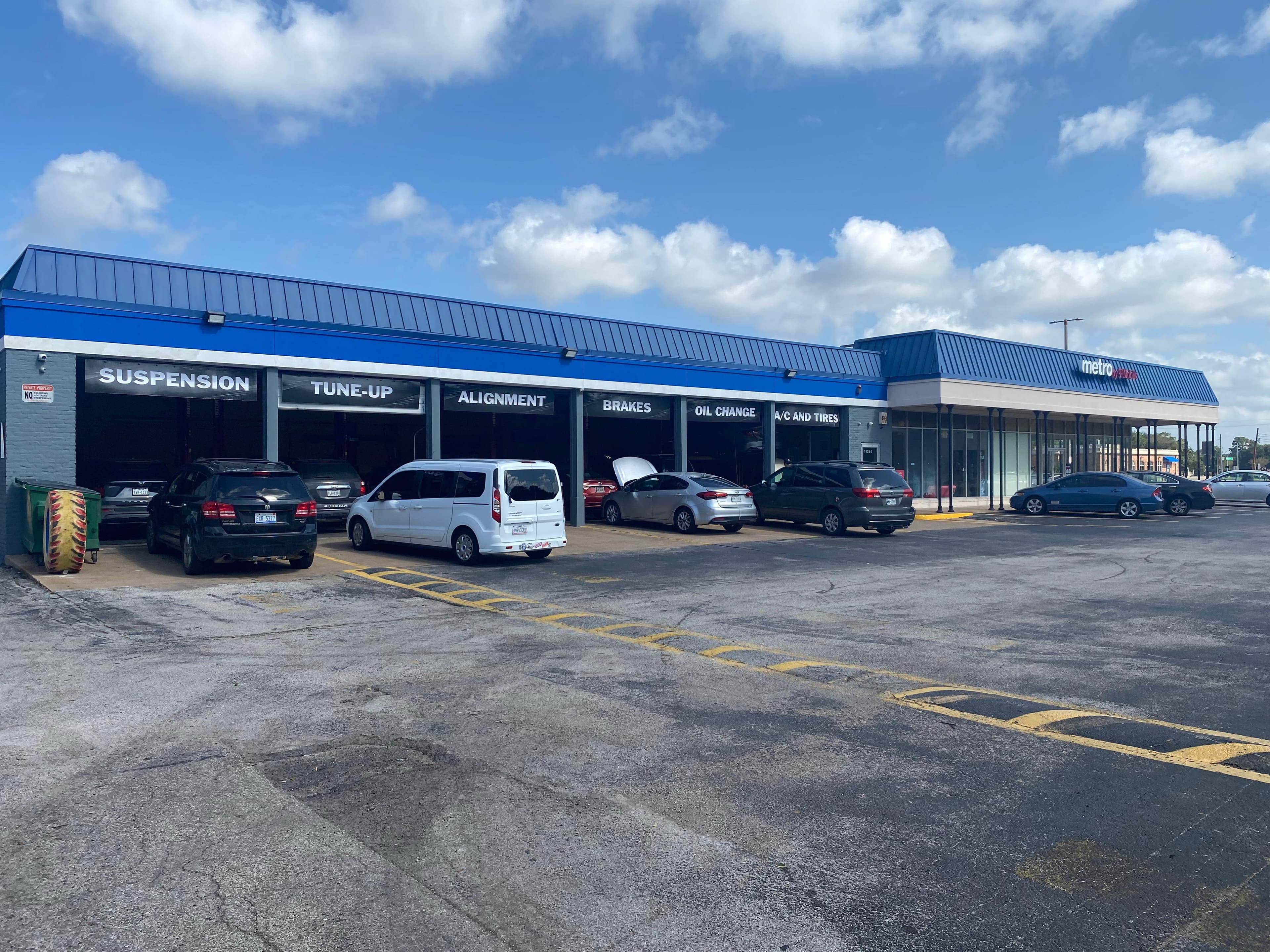 Fachada de Faktor Auto Repair en Chimney Rock Rd, Houston